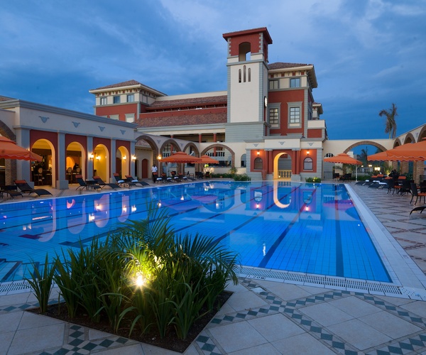 Lake victoria Serena pool